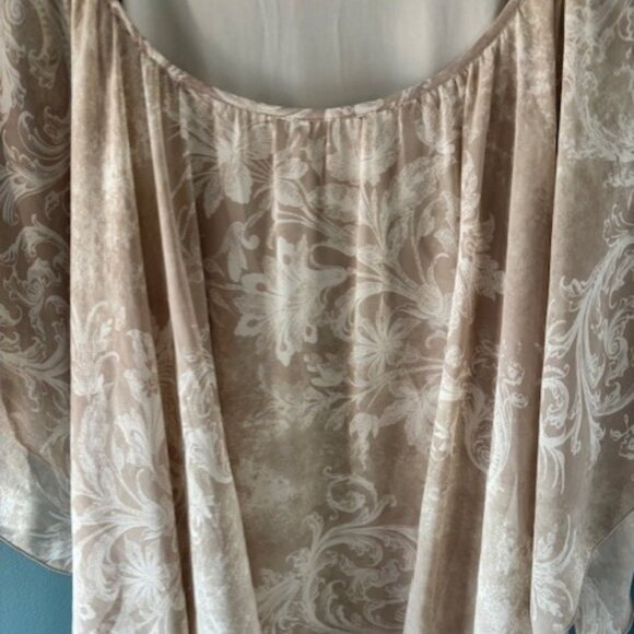 Cato Womens 18/20W Beige White Bat Wing Scoop Neck Blouse Flowy Neutral Fancy - Picture 3 of 8